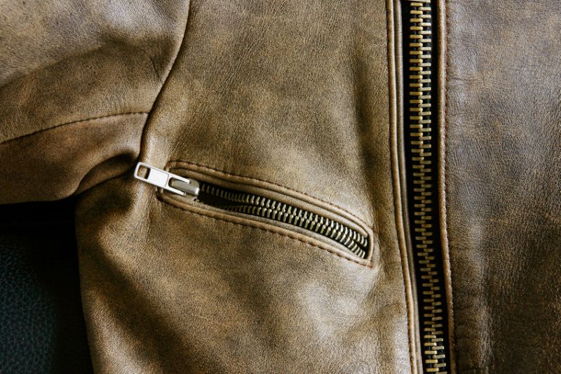 Detail Lederjacke mit Reißverschlüssen